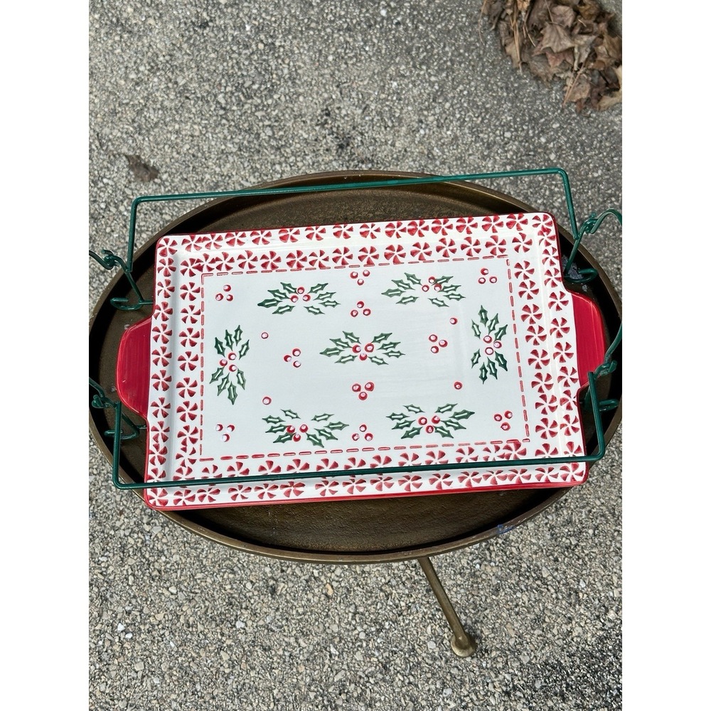 Temp-tations by Tara Peppermint Holly 13x9 Baker w/ Lid & Metal Rack - Picture 3 of 14